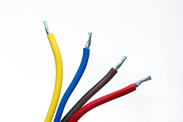 Kolory przewodów w instalacjach elektrycznych i automatyce