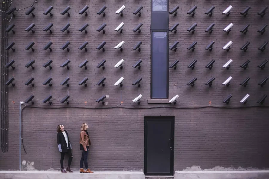Jak zabezpieczyć dom przed włamaniem złodzieja? – Porady o systemie alarmowym